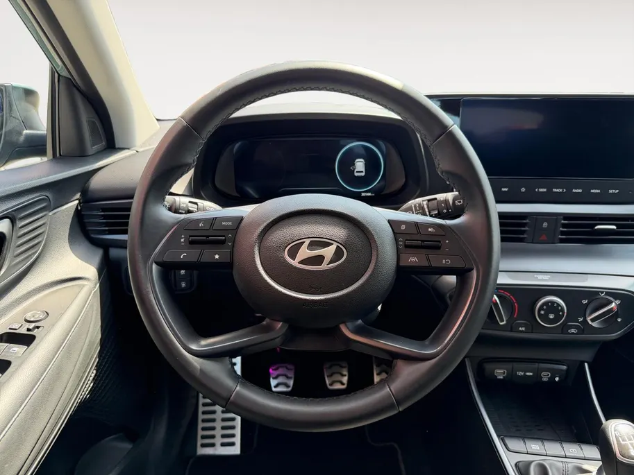 Hyundai Bayon 1.0 T-GDI Comfort | Navigatie | Achteruitrijcamera | Parkeersensoren achter | Airco | Cruise Control | DEALER AUTO