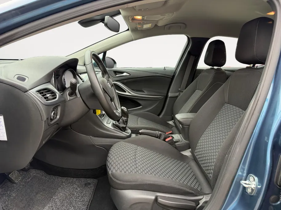 Opel Astra 1.0 Online Edition | NL auto | Cruise control | Navigatie | Parkeersensoren voor en achter | Achteruitrijcamera | 16' lichtmetalen velgen | Airco |  Bovag garantie |