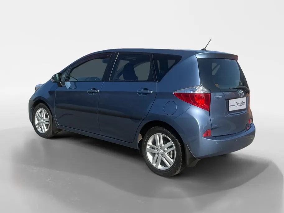 Toyota Verso-S 1.3 VVT-i Dynamic | Achteruitrij Camera | Panorama Dak | Parkeersensoren | Airco | Bluetooth | Hoge Instap | 12 Maanden Bovag Garantie