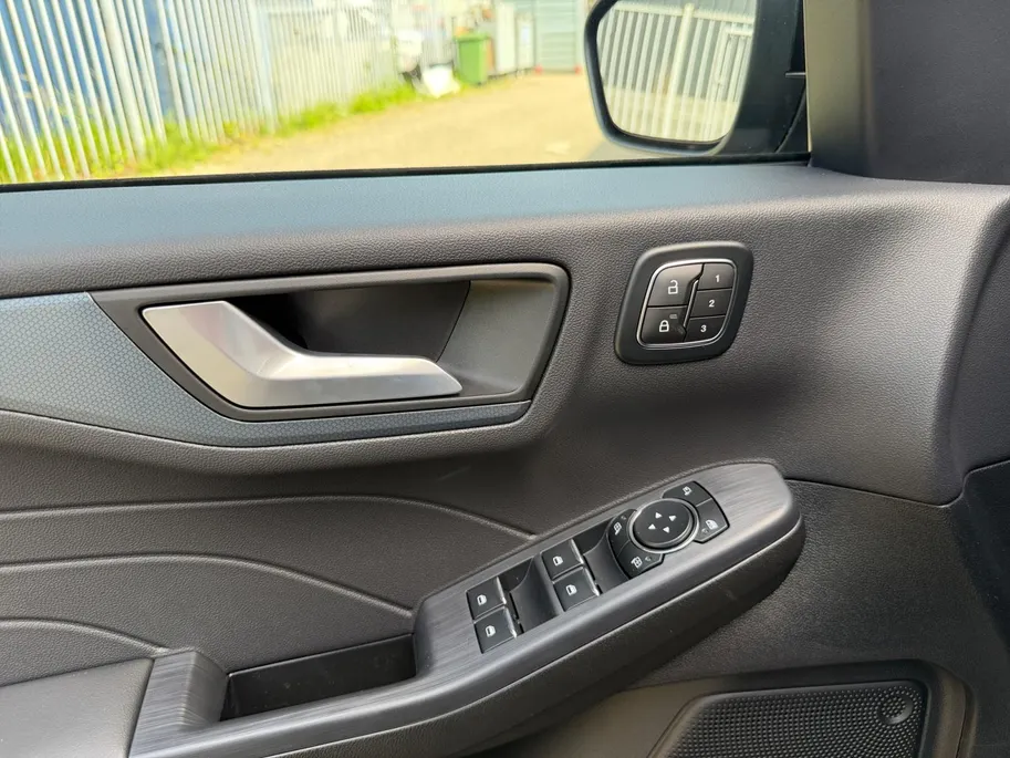 Ford Kuga 2.5 PHEV BlueCruise Edition | 3 Weken Verwachte Levertijd | €4.000,- Ready Set Ford Bonus | Elektrisch Wegklapbare Trekhaak | Panoramadak | Incl. Lifetime BlueCruise | B&O Premium Audio | 360 Graden Camera | 20' Lichtmetalen Velgen | Matrix LED Koplamp