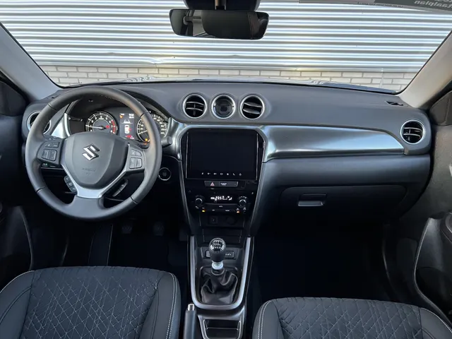 Suzuki Vitara 1.4 Boosterjet Style Smart Hybrid | Direct uit voorraad leverbaar | Climate Control | 17'LM | Lederen Interieur