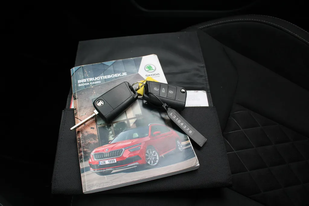 Škoda Kamiq 1.5 TSI ACT Sport Business | Automaat | Android Auto | Apple Carplay | PDC | Cruise | 16' LM |