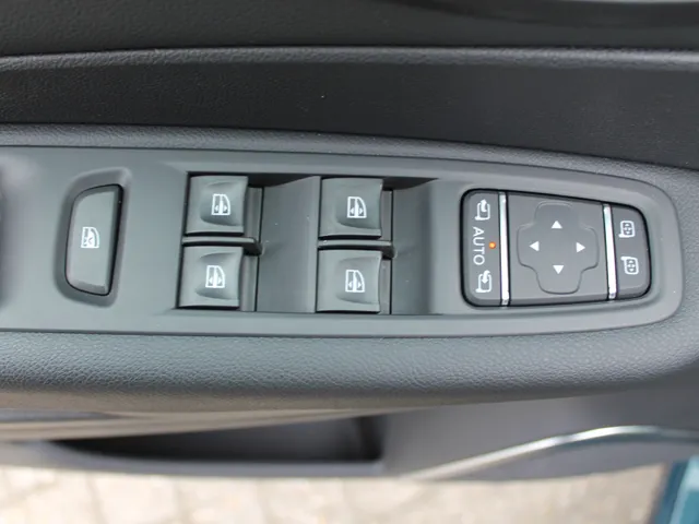 Renault Captur 0.9 TCe Intens | Easy Life pakket | LM Velgen 17 '' | ECC | Camera achter |