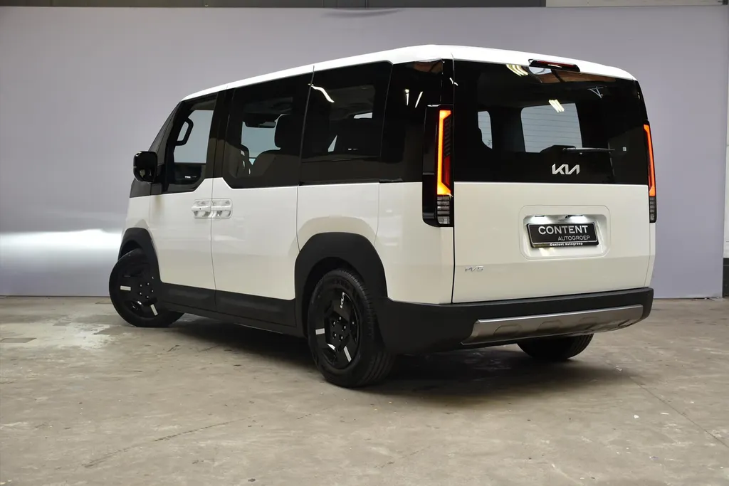 Kia PV5 Passenger 51.5 kWh Essential