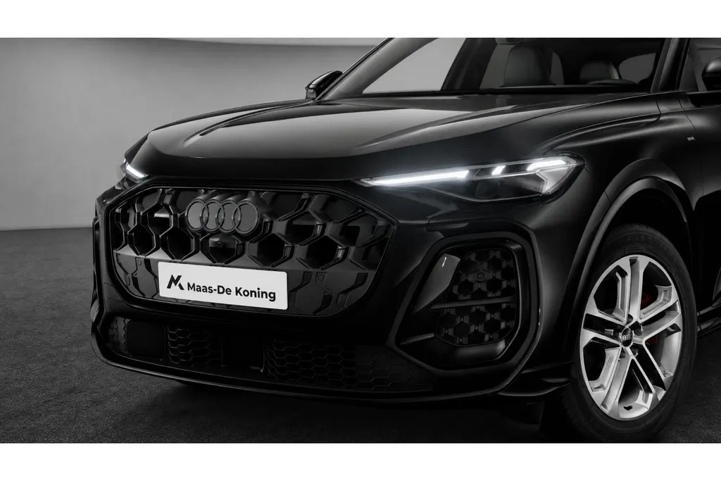 Audi Q5 2.0 TFSI e-hybrid quattro S edition 299 PK · Glazen panoramadak · MMI experience plus met B&O premium · MMI bijrijdersdisplay