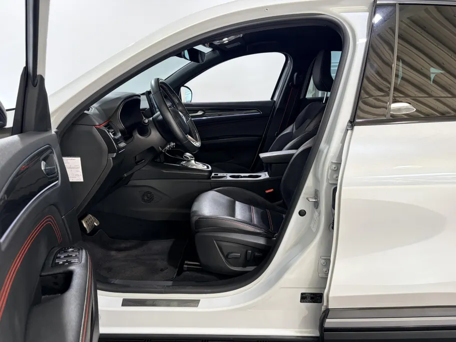 Renault Arkana 145PK E-Tech Hybrid R.S. Line Automaat | 9,3' Navi | Camera | Parkeersensoren | Climate Control | Adaptive Cruise Control | Stoelverwarming | Lichtmetalen Velgen | Apple CarPlay/Android Auto |