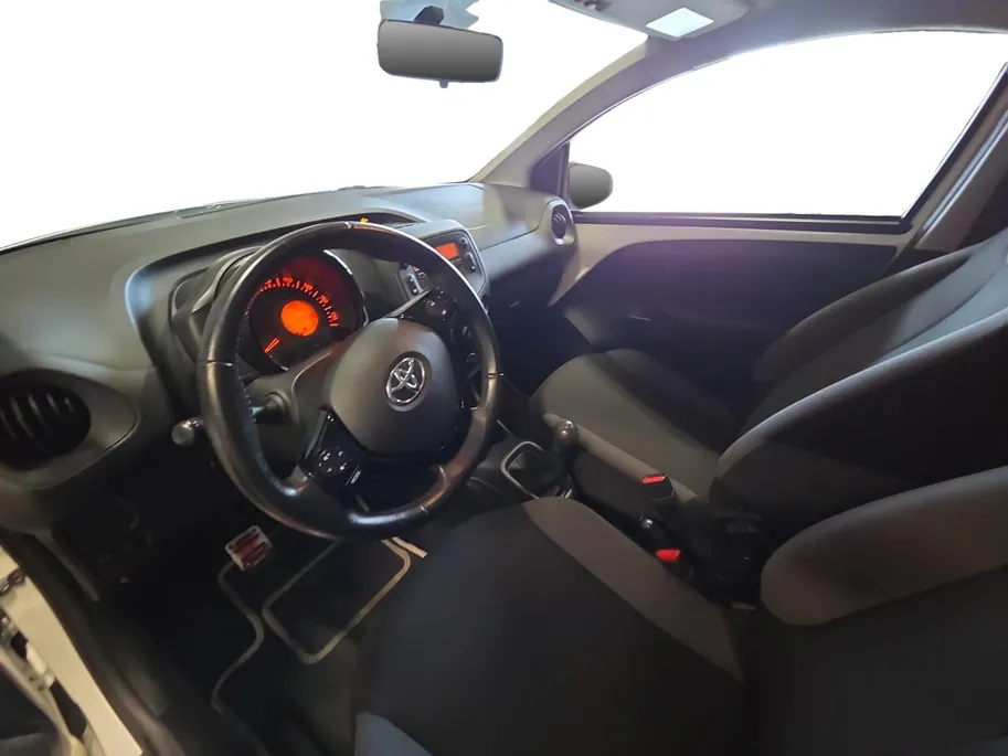 Toyota Aygo 1.0 VVT-i x | Unieke Kilometerstand | 12 maanden BOVAG Garantie | NAP