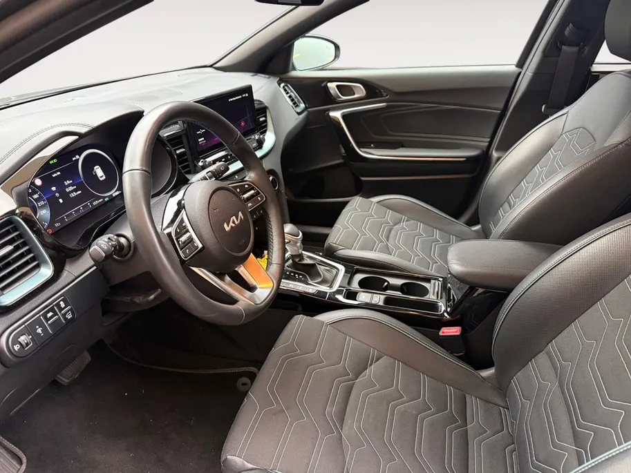 Kia Ceed Sportswagon 1.0 T-GDi MHEV Design Edition Automaat |  Cruise control Adaptief  | Camera| Stoelverwarming | Carplay & Android Auto | Fabrieksgarantie t/m 15-3-2032 +3x 1 jaar* | NAP