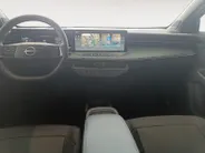 Nissan Leaf Evolve 52 kWh | WLTP 445km | Apple carplay & Android auto | 19inch LM Wielen | Climate contole | Glazen dak | V2L | Electrisch verstelbare stoelen| Bose audio | Head-up display |