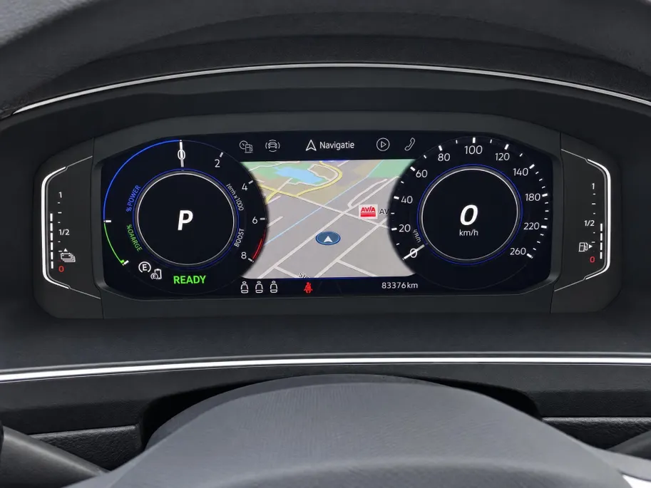 Volkswagen Tiguan 1.4TSIeHybrid 180kW/245PK R-Line Black Style · Panoramadak · Leder · 360°Camera + Parkeersensoren · Stoelverwarming · Elektr. stoelverstelling ·