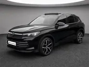 Volkswagen Tiguan 1.5eHybrid 150kW/204PK Elegance · Leder · Panoramadak · Trekhaak · 360°Camera · Garantie t/m 08-09-2030 of 100000km.