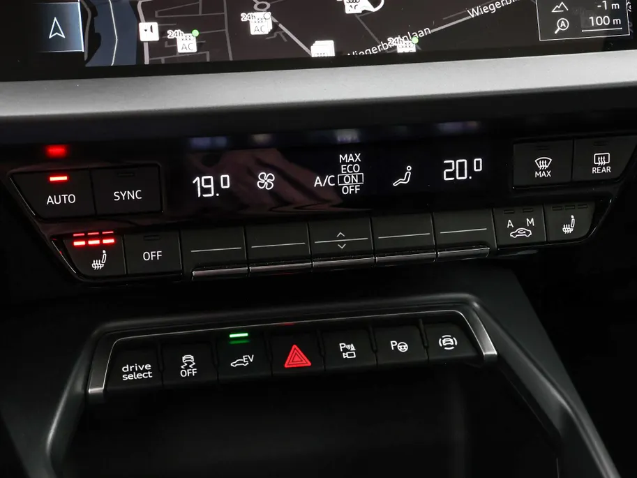 Audi A3 Sportback 40 TFSIe 204pk S-tronic Advanced edition · Panoramadak · Camera · SONOS Sound · Head-Up Display · Elek. Achterklep · Keyless · Garantie t/m 07-10-2030 of 100.000km