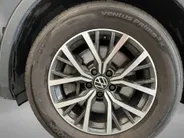 Volkswagen Tiguan 1.4 TSI eHybrid 245pk DSG Life Business · Camera · Inklap. Trekhaak · Stuur- & Stoelverwarming · Apple/Android Car Play · Elek. Achterklep ·