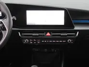 Kia Niro EV Edition Advanced 64.8 kWh | Stuur-/stoelverwarming | Elektr. stoelverstelling | Camera | Cruise adapt. | 17'LM | Clima | 17% bijtelling |