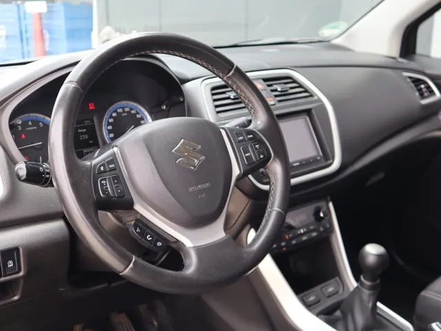 Suzuki S-Cross SX4 1.6 Comfort | Carplay | Trekhaak | All Seasons