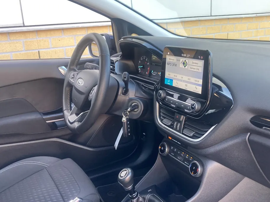 Ford Fiesta 1.0 EcoBoost 95 pk Titanium Apple Carplay/ Android Auto - Climate Control - Parkeersensoren achter