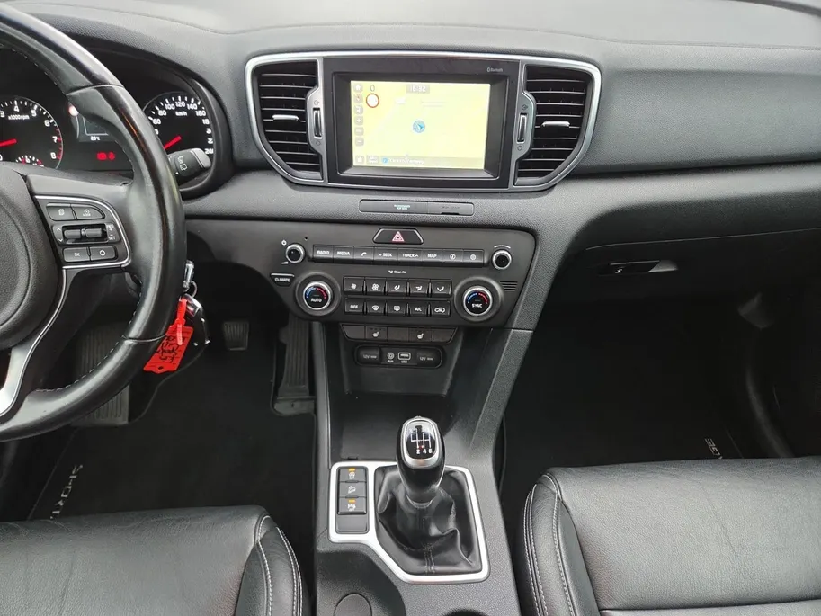Kia Sportage 1.6 GDI DynamicLine | Dealer Onderhouden | Stoelverwarming voor en achter | camera | Navigatie | Cruise Control | LM Velgen 17' | Lader | 12 Maanden BOVAG Garantie |