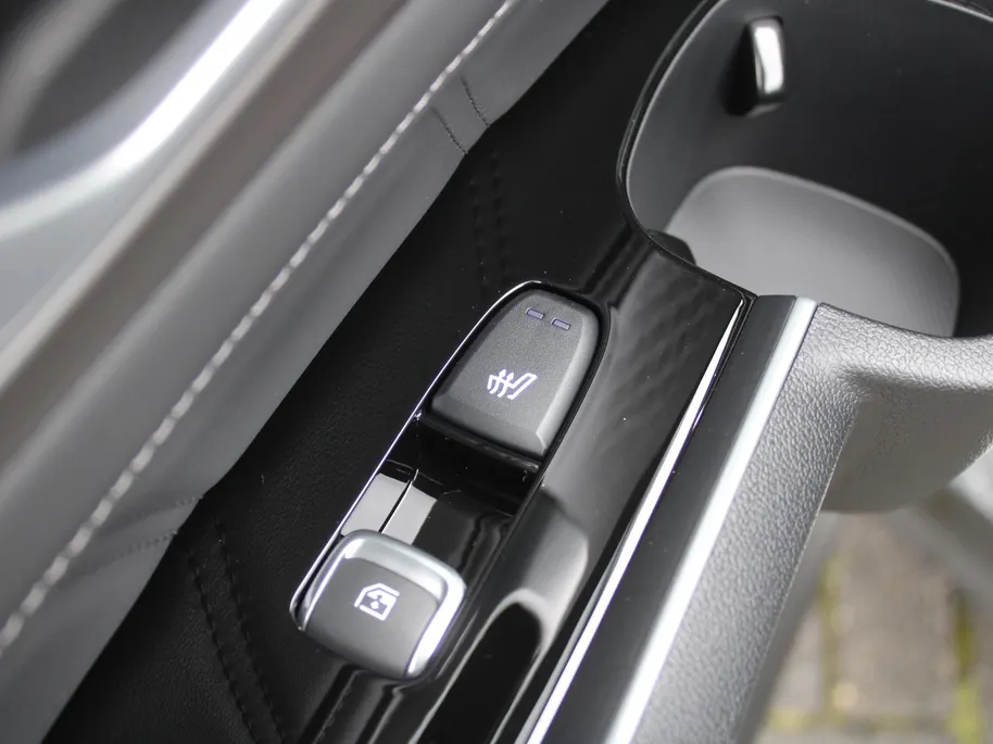 Kia Sorento 1.6 T-GDi Plug-in Hybrid 4WD ExecutiveLine 7p | Stuur-/stoelverwarming + ventilatie | Schuifdak | Leer | 360 Camera | Elek. stoelverst. | HUD | LED | 19' LM |
