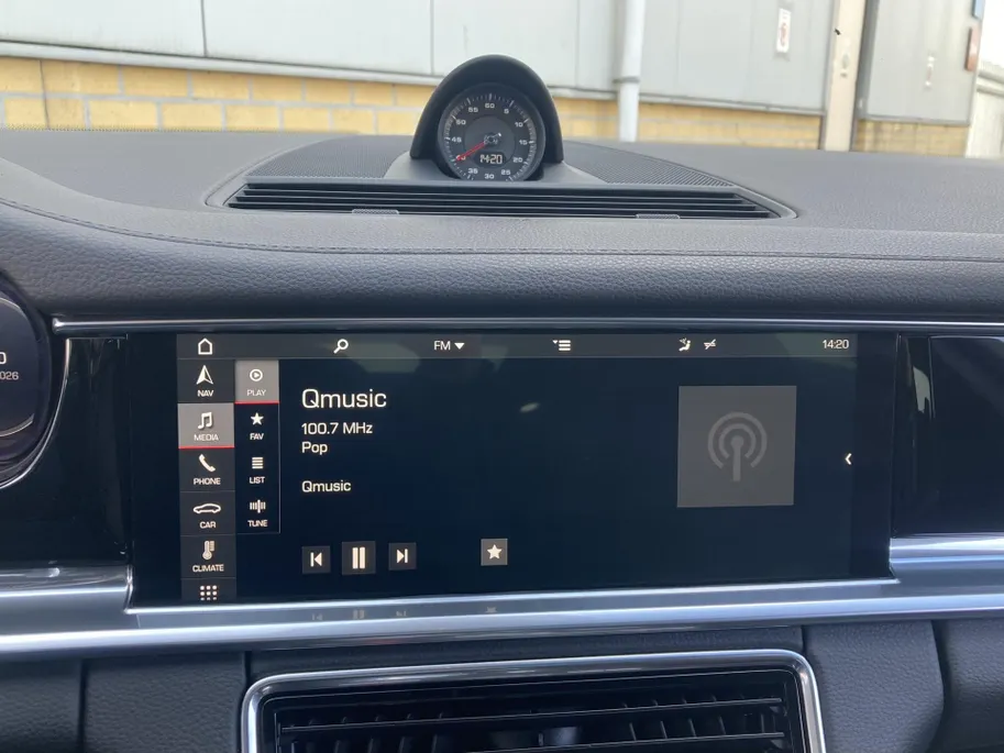 Porsche Panamera Sport Turismo 4 - 3.0 331 pk Sport Chrono - Panoramadak - Stoelverwarming  - Luchtvering - 21 inch lichtmetalen velgen