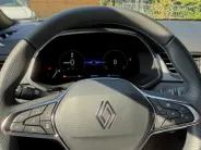 Renault Captur 1.8 E-Tech full hybrid 160 techno Nu voorraad korting  2000,- en snel rijden  , Apple Carplay/Android Auto , electronic climate controle , cruise control adaptief , plichtmetalen velgen 18' .ack advanced driving assist ,
