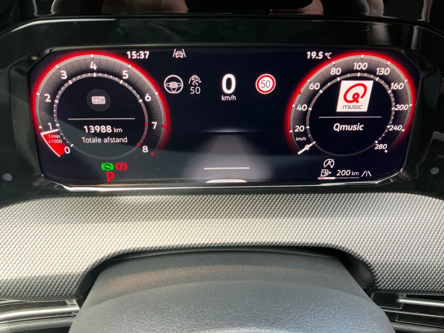 Volkswagen Golf 2.0TSI/265PK GTI DSG · Panoramadak · Camera · Trekhaak · Apple/Android Car Play · Garantie t/m 27-03-2030 of 100.000km