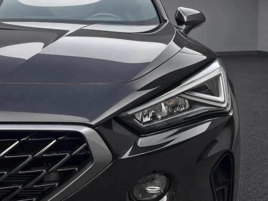 CUPRA Formentor 1.4 e-Hybrid VZ 245pk DSG Performance · Panoramadak · Inklap. Trekhaak · Camera · Keyless · Dodehoeksensor · Stuur- & Stoelverwarming ·