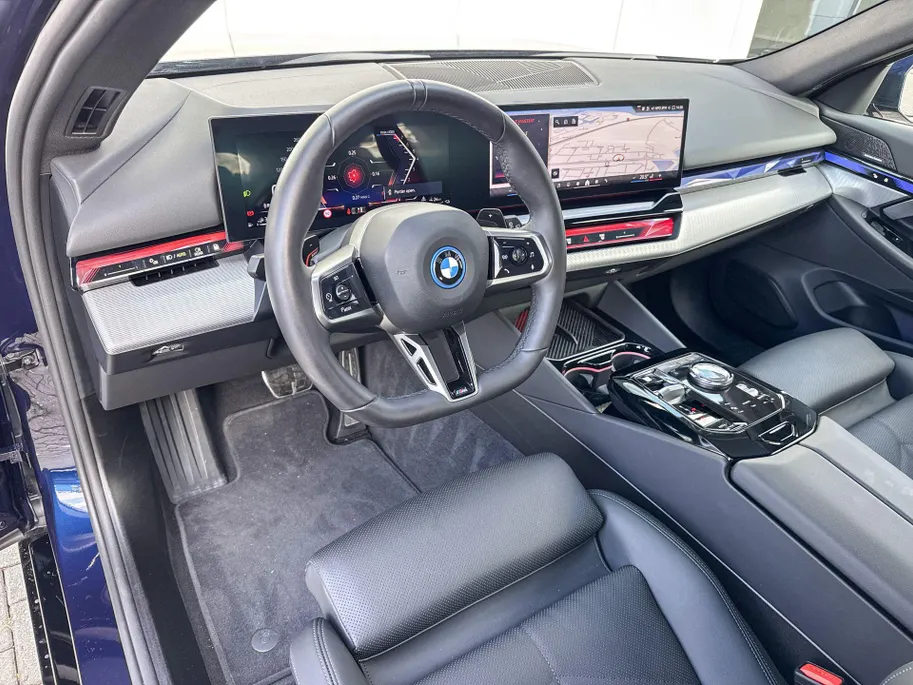 BMW 5 Serie Touring 550e xDrive