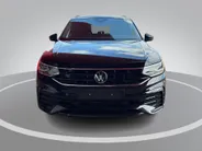 Volkswagen Tiguan 1.4 TSI 245pk DSG eHybrid R-Line Business · Camera · Stuur- & Stoelverwarming · Dodehoeksensor · Parkeer Assistent · Elek. Achterklep · 19'Velgen ·