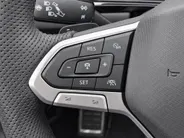 Volkswagen T-Roc 1.5TSI/150PK R-Line Black Style · Panoramadak · Apple/Android · Camera + Parkeersensoren · Garantie t/m 25-08-2027