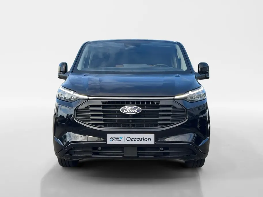 Ford Transit Custom 320 2.5 PHEV L2H1 Black Platinum DC EXCL. BTW &  | 233 pk Automaat | Lederen bekleding | Navigatie | Treeplanken | LM velgen 17' zwart | 360 graden camera | Dubbele schuifdeur
