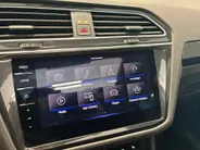 Volkswagen Tiguan 1.4 TSI 245pk DSG eHybrid Life Business · Panoramadak · 360 Camera · Inklap. Trekhaak · Head-Up Display · Dodehoeksensor · Parkeer Assistent ·
