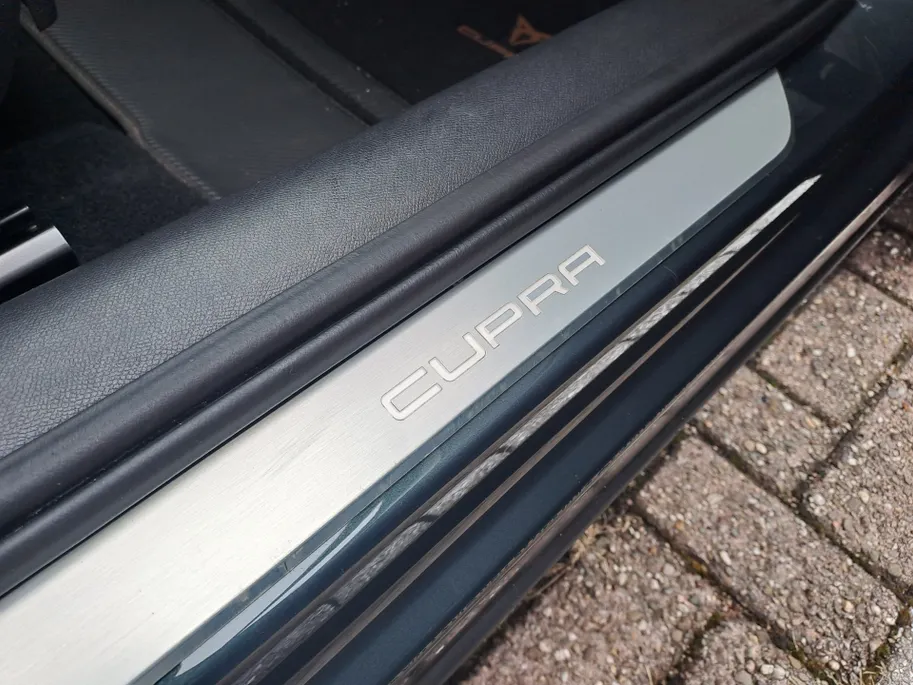 CUPRA Formentor 1.4 e-Hybrid VZ Copper Edition | Voorstoelen verwarmd | Automaat | ECC | Navi | Leer | Stuur verwarmd | Apple Carplay/Android Auto | Cruise control adaptief | SOH 93,6%