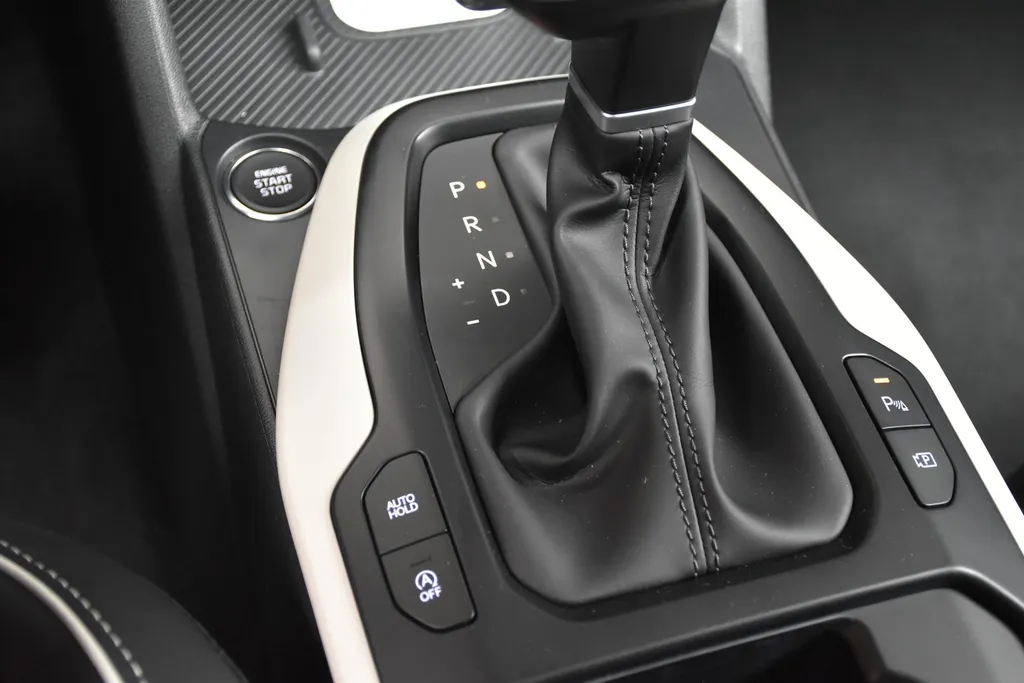 Kia K4 1.0 T-GDi MHEV 115pk DCT7 GT-Line Launch Edition (schuifdak)