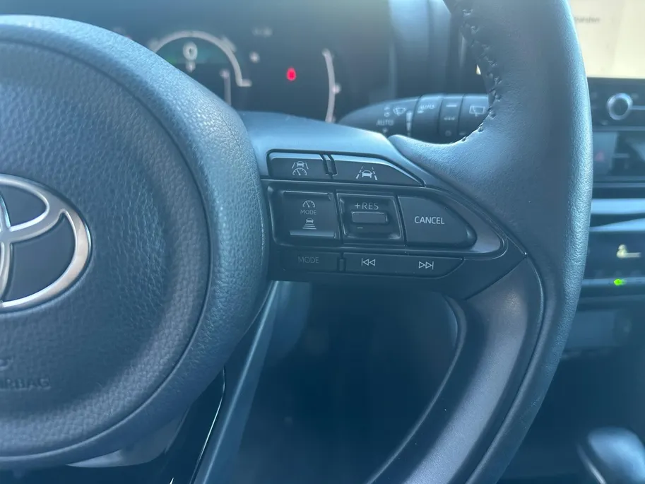 Toyota Yaris Cross 1.5 Hybrid 115 First Edition | CAMERA | CARPLAY | STOEL - STUUR - VOORRUITVERWARMING |