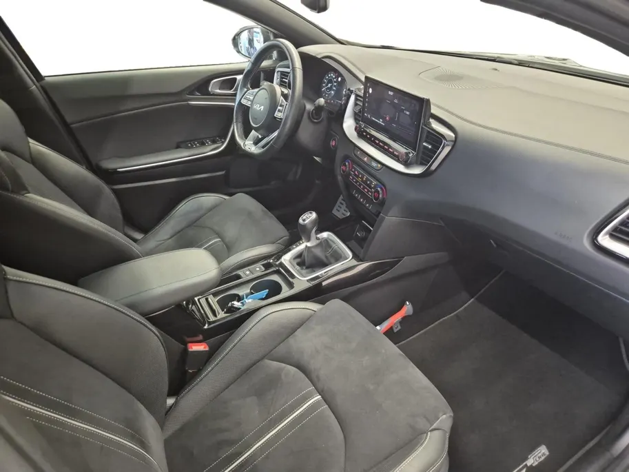 Kia ProCeed 1.0 T-GDi GT-Line 120 PK | Cruise Control | Climate & cruise control | Panoramadak | Stoel & stuurverwarming | Elektrische Kofferbak | Navigatie | Apple Carplay/Android Auto | Fabrieksgarantie | NAP