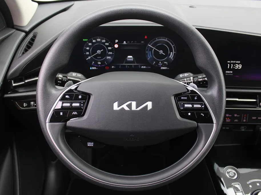 Kia Niro EV Light Edition 64.8 kWh | Airco | Cruise | Navi | Camera | PDC | 17' LM | All season banden | 17% bijtelling |