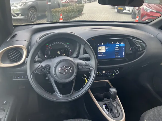 Toyota Aygo X 1.0 VVT-i AUTOMAAT Puls | Apple Car-Play | Camera