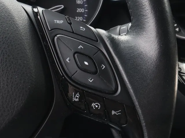 Toyota C-HR 2.0 Hybrid First Edition Trekhaak | Blindspot | Stuur en stoelverwarming
