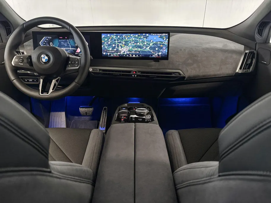 BMW iX xDrive45 101 kWh
