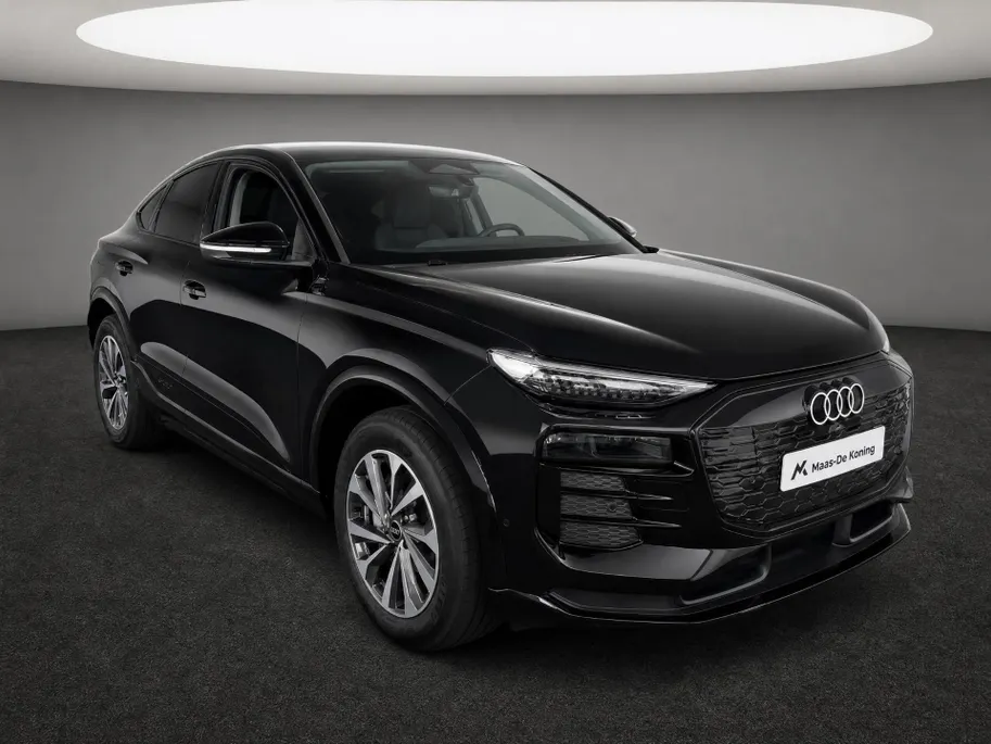 Audi Q6 e-tron Sportback Advanced edition 83 kWh 252 PK · Sportstoel lederen bekleding · Winterpakket · Trekhaak elek. wegklapbaar