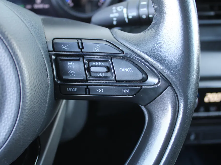 Toyota Yaris 1.5 Hybrid Launch Edition | 17' LM | Clima | Cruise adapt.| PDC V+A | Camera | HUD | Keyless | Navi | 1e eigenaar |