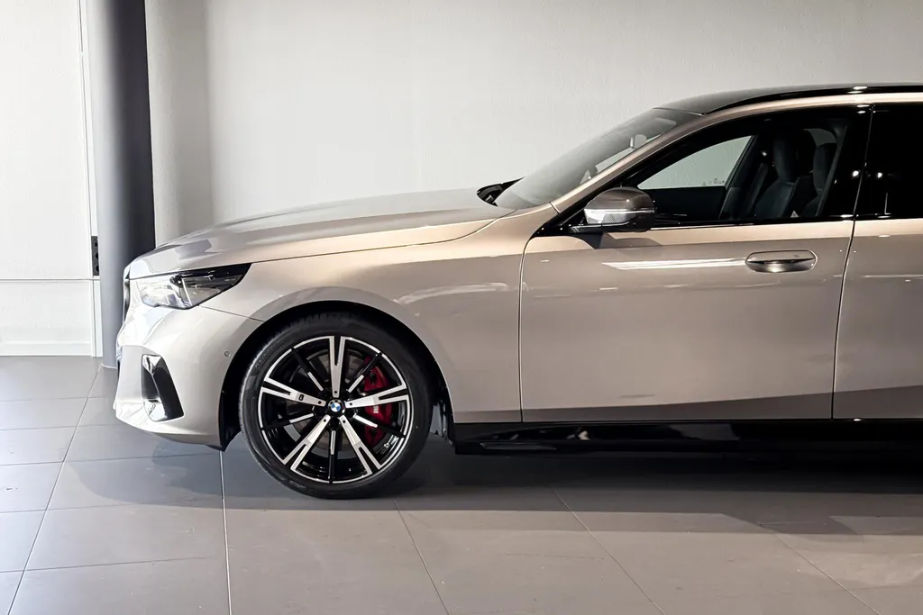 BMW i5 Touring eDrive40 84 kWh