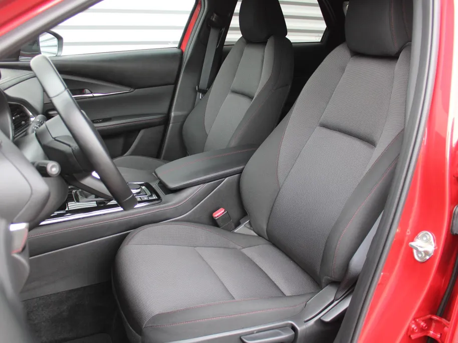 Mazda CX-30 2.0 e-SkyActiv-G M Hybrid Homura | Trekhaak | Camera | Stoelverwarming | HUD | 18" LM | Dodehoek detectie | Elek. achterklep | Cruise adapt. | LED |