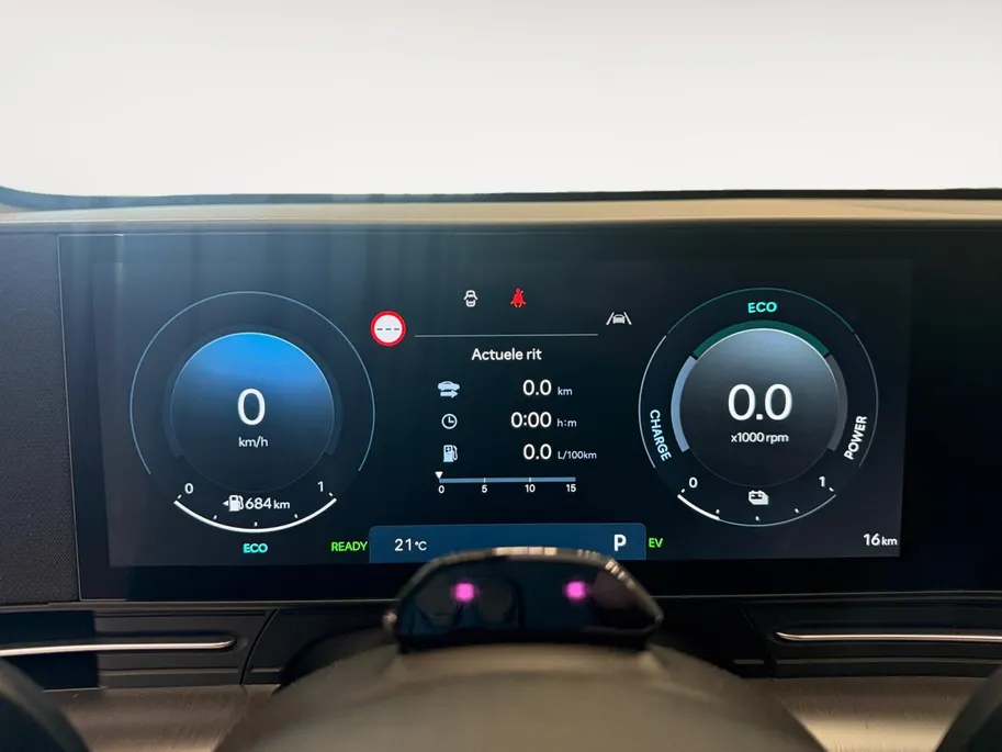 Hyundai Kona 1.6 HYBRID | PREMIUM SKY | OPEN DAK | MIRAGE GREEN |