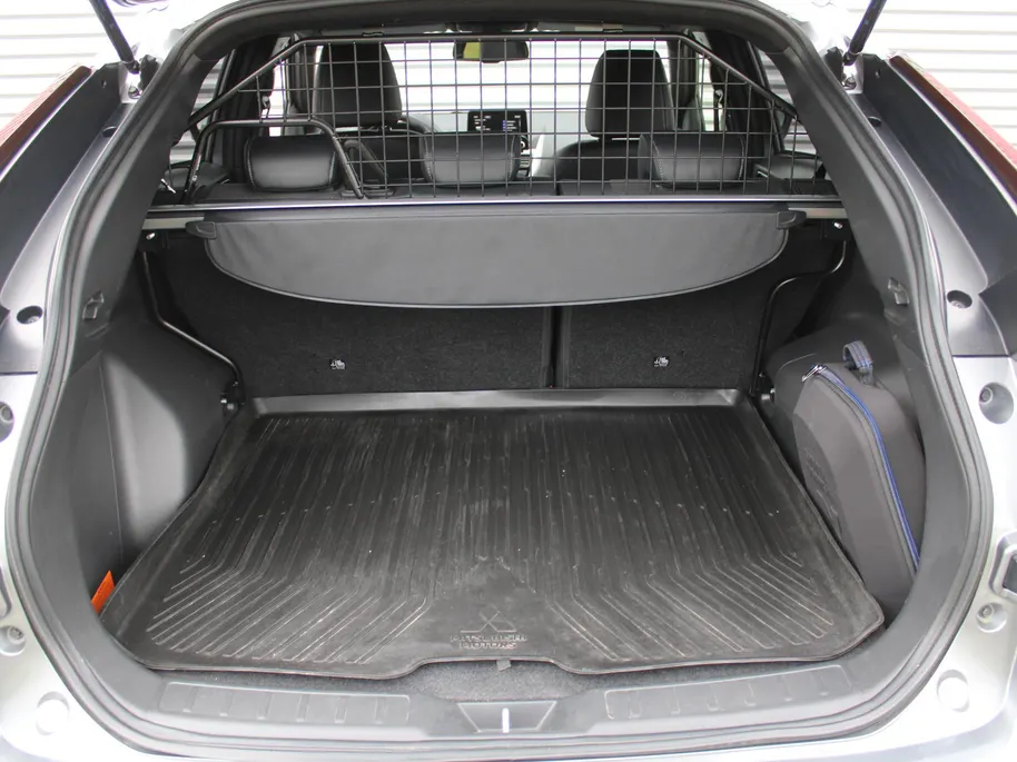 Mitsubishi Eclipse Cross 2.4 PHEV Executive | Trekhaak | 18' LM | 360 Camera | Navi | Cruise adapt. | Elek. stoelverstelling | Leer/Alcantara | Stuur-/stoelverwarming | LED |
