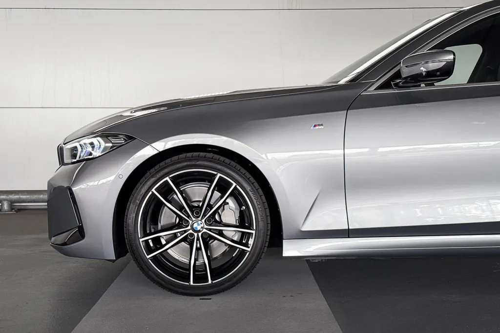 BMW 3 Serie Sedan 330i M-Sport