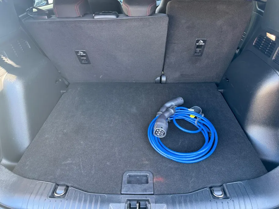 Ford Kuga 2.5 PHEV ST-Line | 1e Eigenaar | Achteruitrijcamera | Dodehoek Detectie | Privacy glass | Stoel/Stuur en voorruitverwarming | Fabrieksgarantie! |