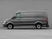 Volkswagen Bedrijfswagens Crafter 30 2.0 TDI 140pk DSG L3H3 Trendline · Camera · Trekhaak · Side Bars · Cruise Control · Apple/Android Car Play · DAB Radio · Garantie t/m 04-09-2028 of 120.000km
