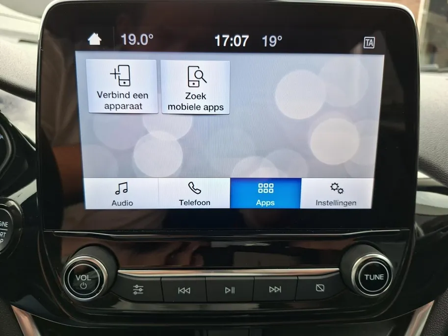 Ford Fiesta 1.0 EcoBoost Hybrid Titanium | Winterpack | Keyless entry | Led verlichting | verwarmbare stoelen | DAB+ |