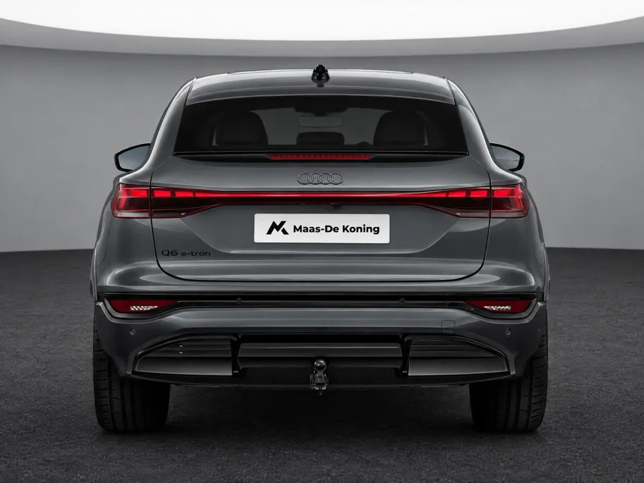 Audi Q6 e-tron Sportback S edition 83 kWh 252 PK · Glazen panoramadak · Trekhaak elek. wegklapbaar · Optiekpakket zwart